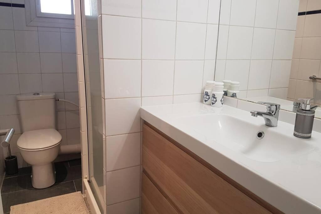 Centre Charmant 3 Pieces 2Ch Avec Parking Apartment วานส์ ภายนอก รูปภาพ