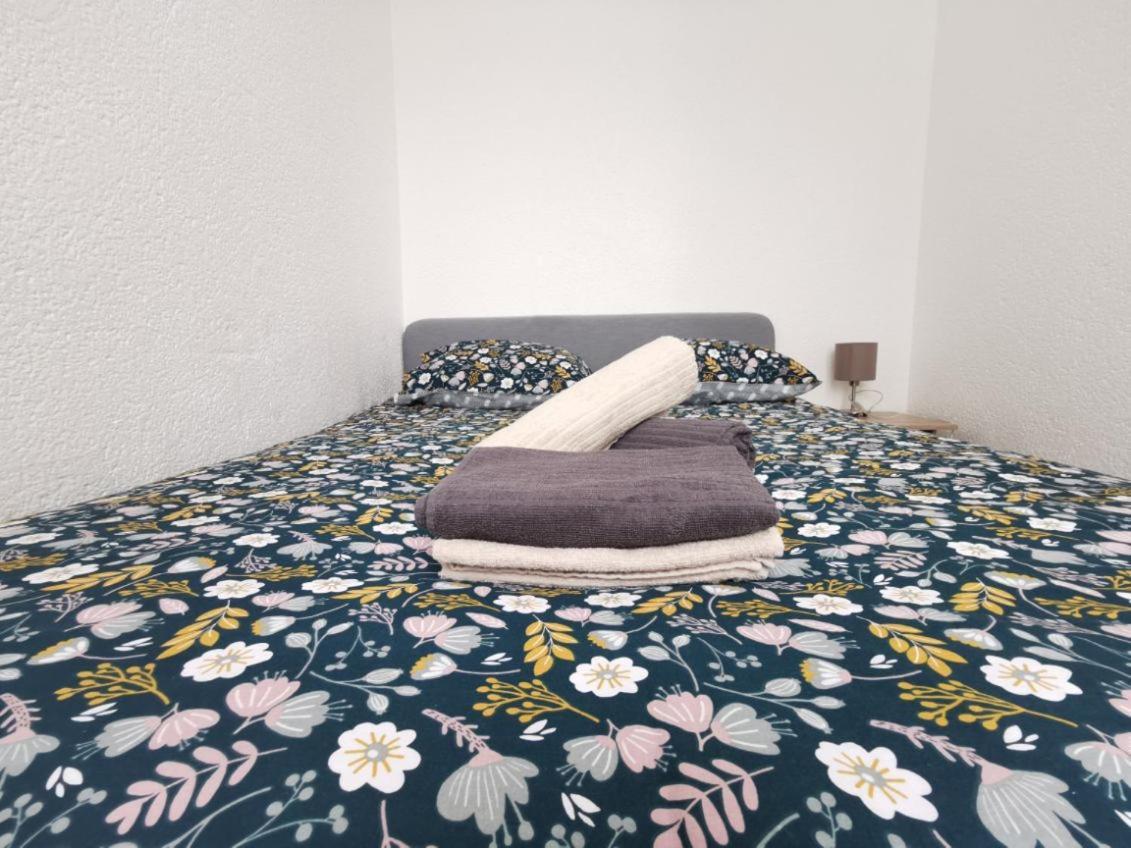 Centre Charmant 3 Pieces 2Ch Avec Parking Apartment วานส์ ภายนอก รูปภาพ